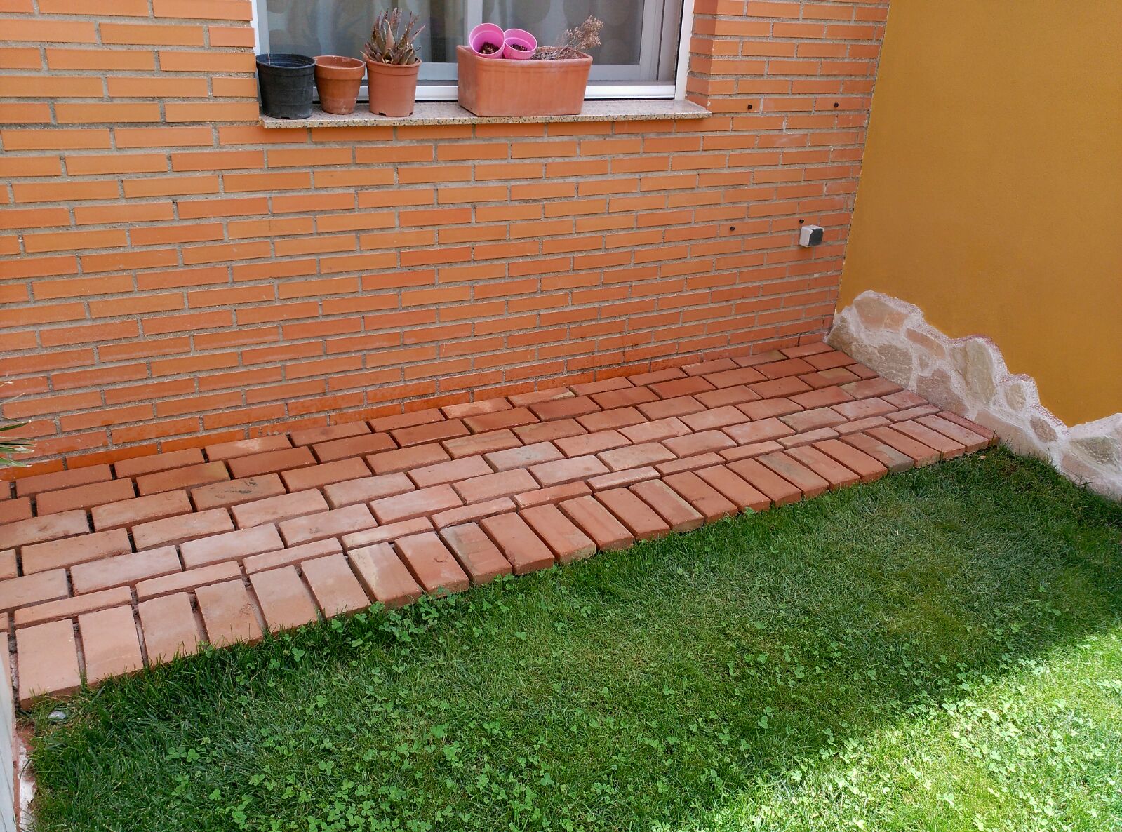 Suelos de barro con ladrillo